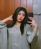 Aarohi   +971563170118