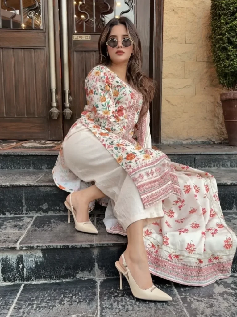 Indian Escorts In Al Barsha
